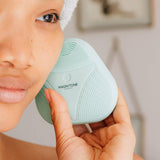 MAGNITONE London XOXO SoftTouch Silicone Cleansing Brush - Green