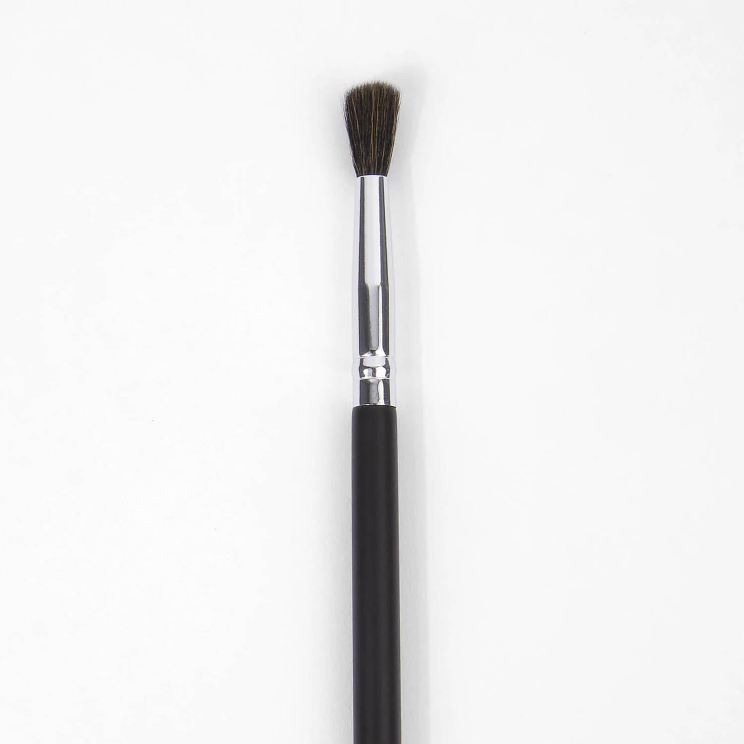 BH Cosmetics Pointed Crease Brush